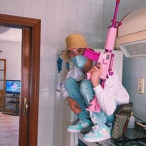 Meet your Posher, Bebo